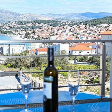 Luxury Apartment With Swimming Pool Ana Трогир Екстериор снимка