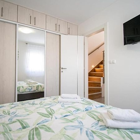 Luxury Apartment With Swimming Pool Ana Трогир Екстериор снимка