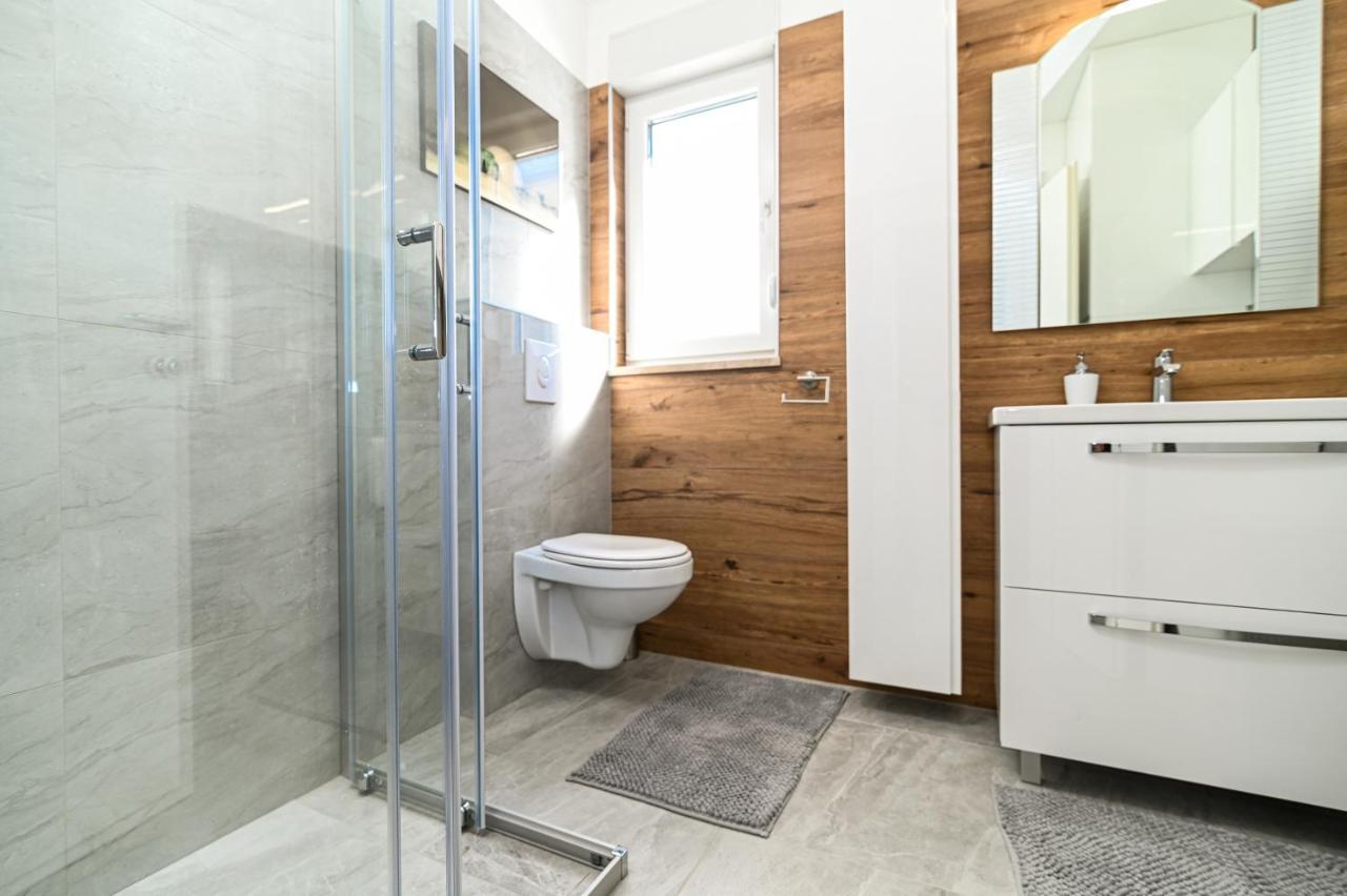 Luxury Apartment With Swimming Pool Ana Трогир Екстериор снимка