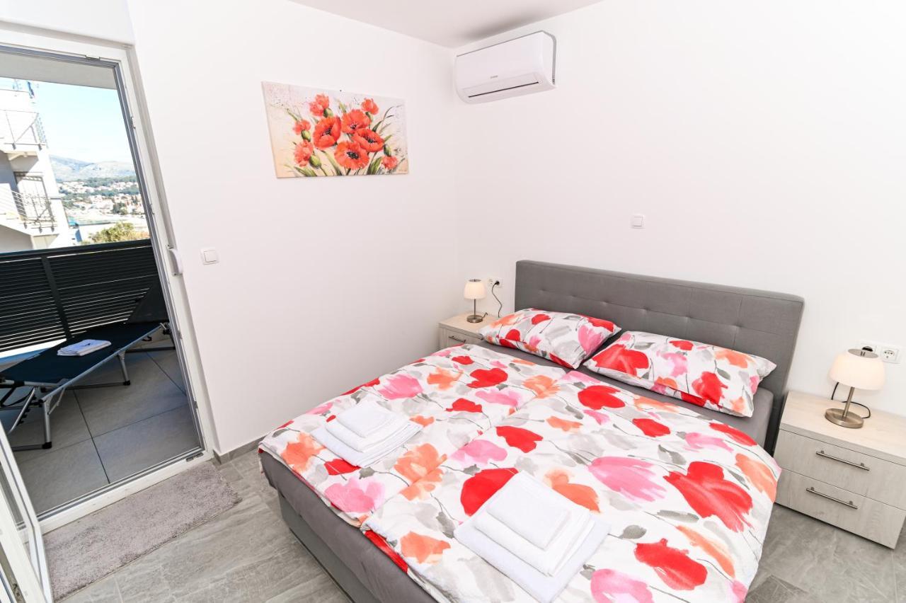 Luxury Apartment With Swimming Pool Ana Трогир Екстериор снимка