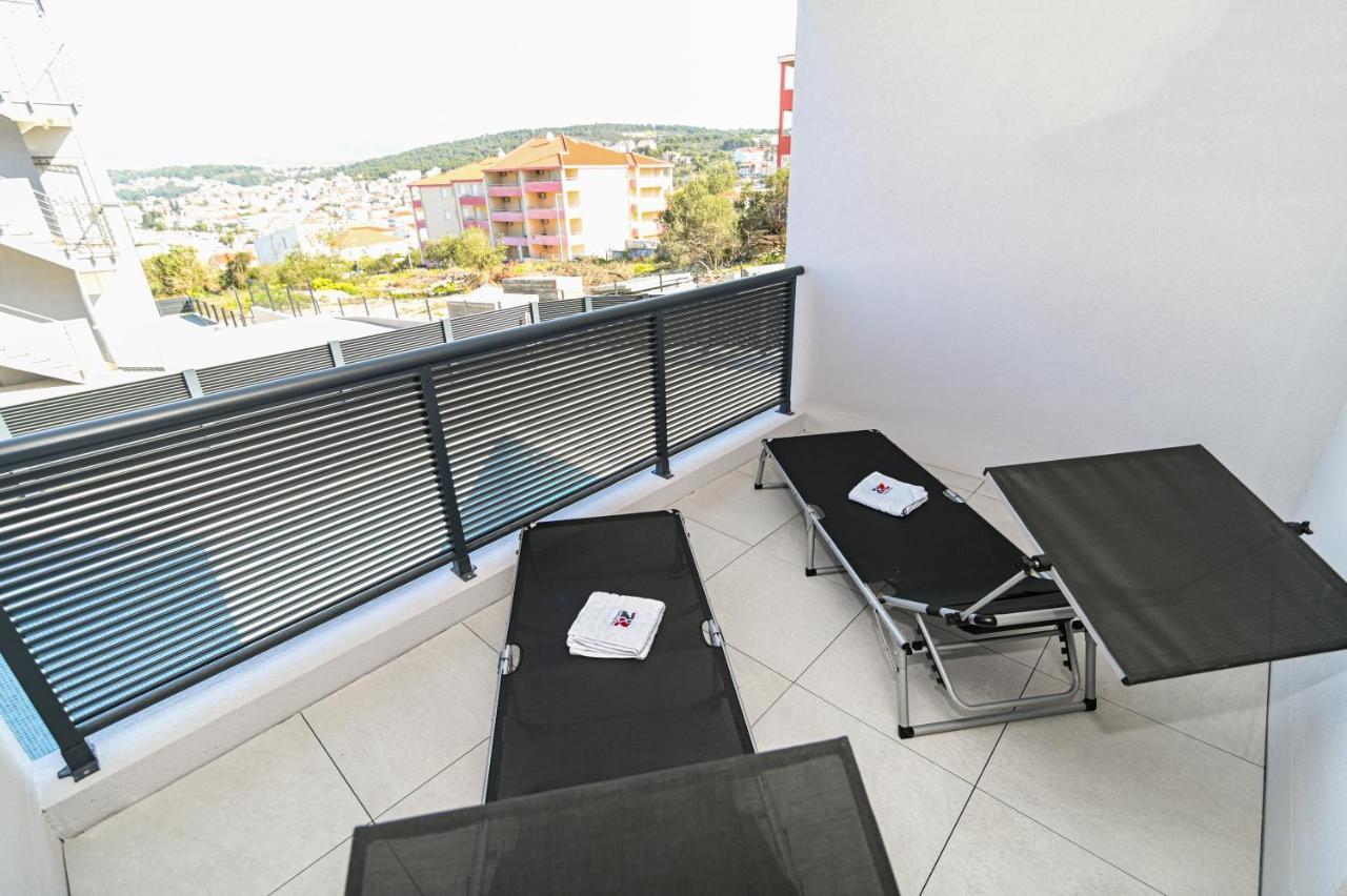 Luxury Apartment With Swimming Pool Ana Трогир Екстериор снимка
