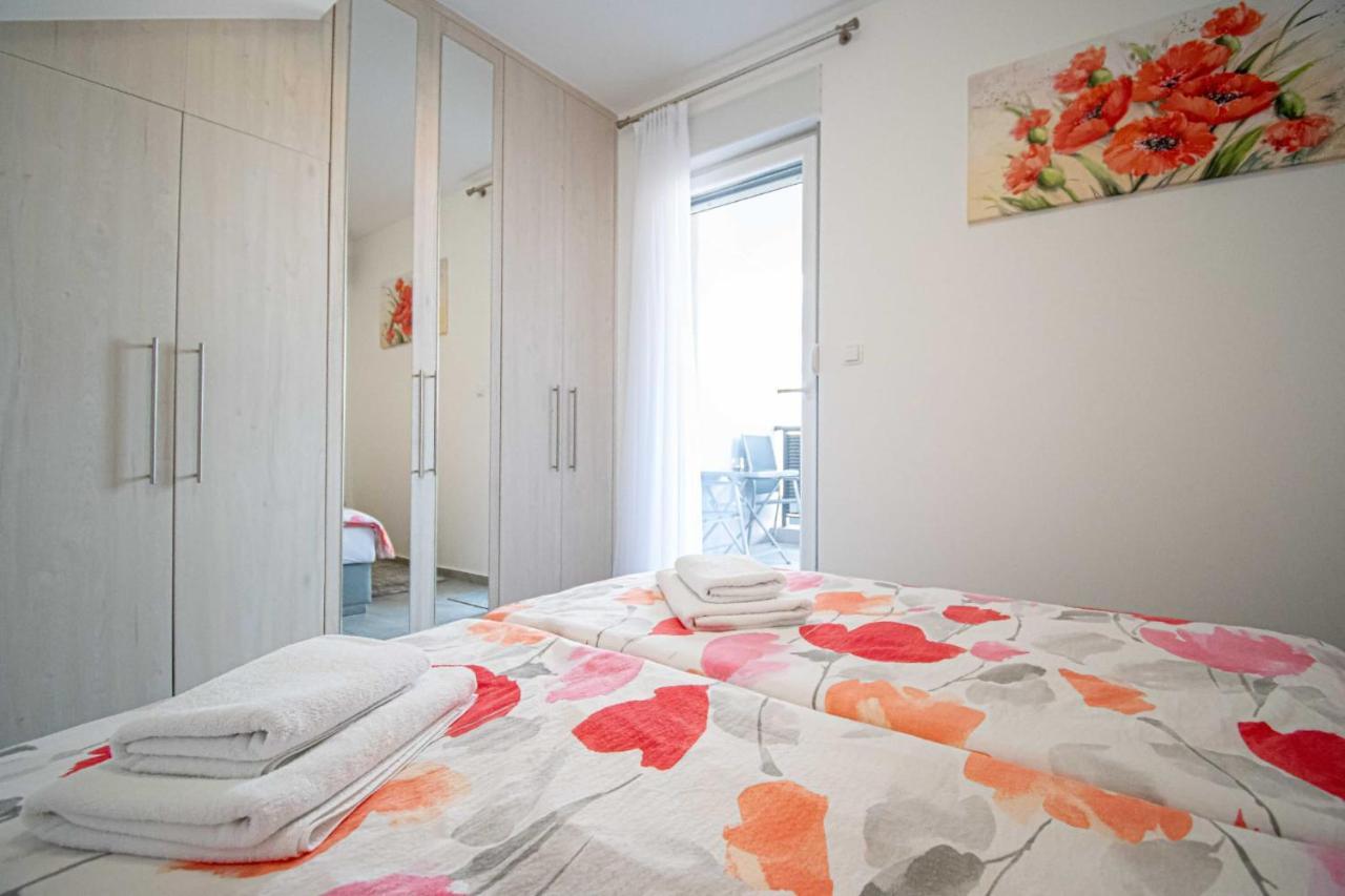 Luxury Apartment With Swimming Pool Ana Трогир Екстериор снимка