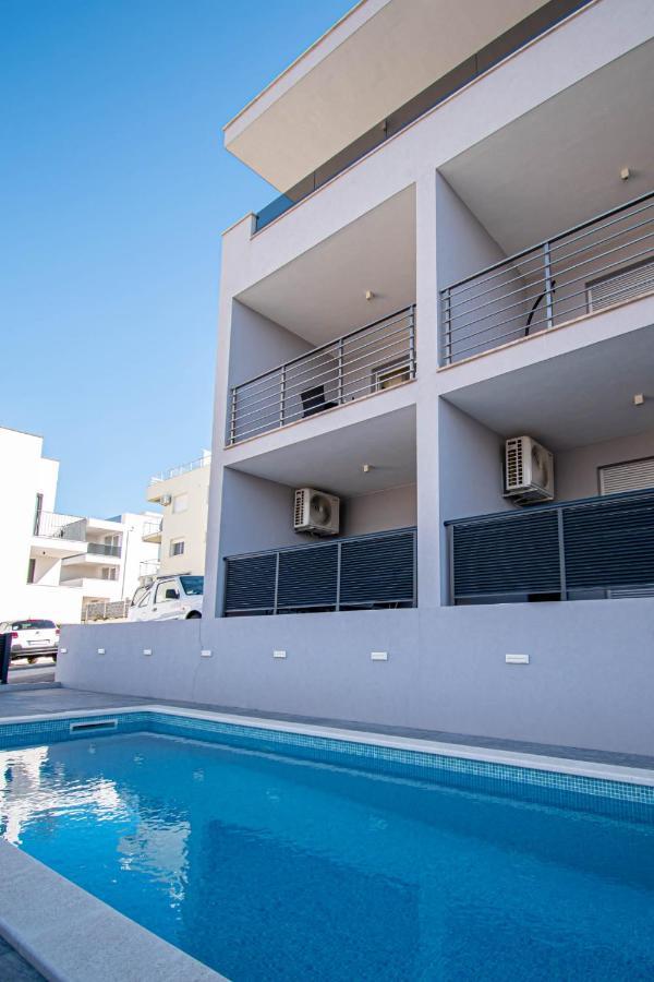 Luxury Apartment With Swimming Pool Ana Трогир Екстериор снимка