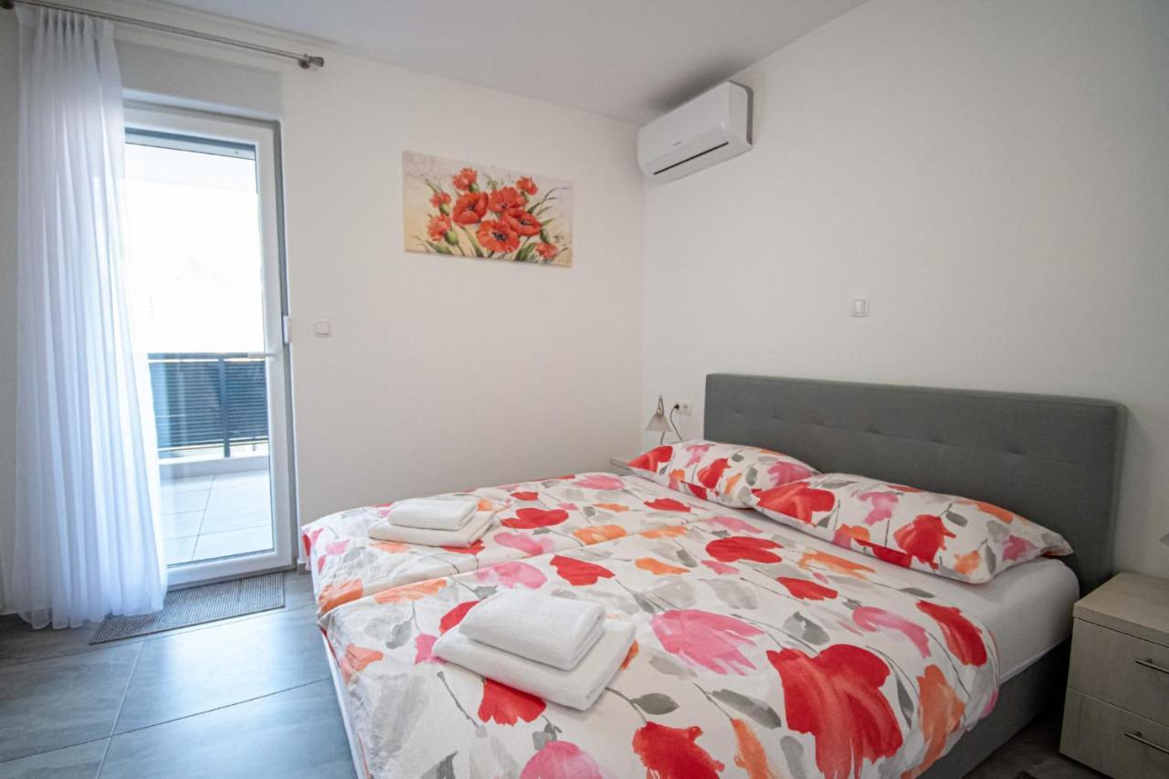 Luxury Apartment With Swimming Pool Ana Трогир Екстериор снимка
